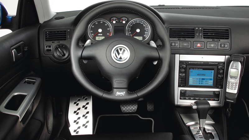 Illustration for article titled Blue, Fast And Mean: The History Of The Volkswagen R32 And Golf R